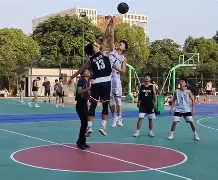 武汉篮球队展现实力，取得关键胜利